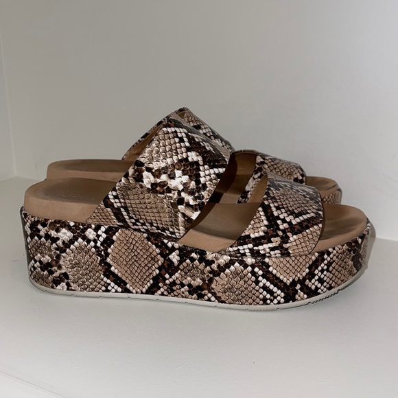 J/Slides Double Strap Wedge Platform Snake Sandal - Picture 1 of 3
